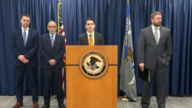 26 byłych zawodników i majsterkowiczów NCAA oskarżonych o fałszowanie meczów
| przegladursynowski.pl