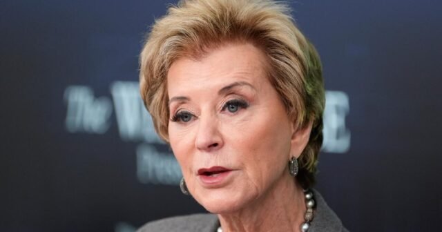 Administracja Trumpa wycofuje apelację w związku z zagrożeniem finansowaniem szkół i uczelni przez anty-DEI
| przegladursynowski.pl