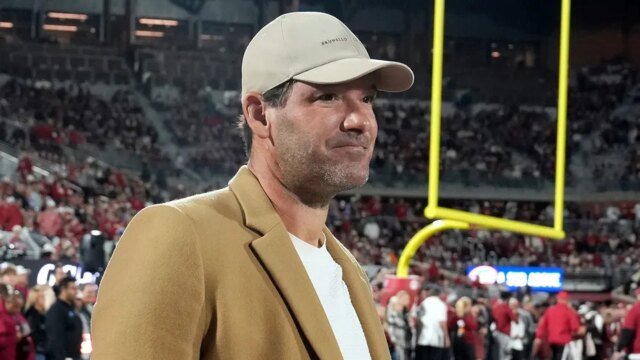 Była gwiazda NFL Tony Romo ujawnia, że ​​zmaga się z chorobą po tym, jak występ w transmisji spotkał się z krytyką fanów
| przegladursynowski.pl