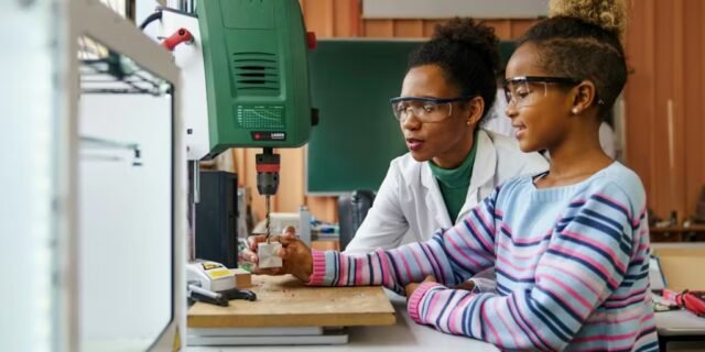 Dziewczęta osiągają gorsze wyniki niż chłopcy w przedmiotach ścisłych i matematyce – ponownie. Co teraz?
| przegladursynowski.pl