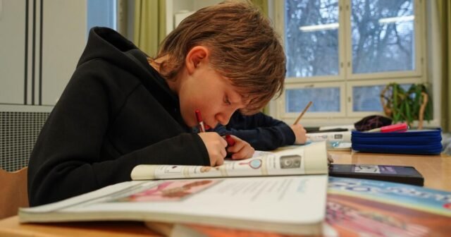 Fińskie dzieci uczą się umiejętności korzystania z mediów w wieku 3 lat. To ochrona przed rosyjską propagandą
| przegladursynowski.pl