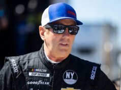 Kilka tygodni po katastrofie lotniczej włamano się do domu zmarłej gwiazdy NASCAR Grega Biffle’a, zabrano 30 000 dolarów: urzędnicy
| przegladursynowski.pl Kilka tygodni po katastrofie lotniczej włamano się do domu zmarłej gwiazdy NASCAR Grega Biffle’a, zabrano 30 000 dolarów: urzędnicy
| przegladursynowski.pl