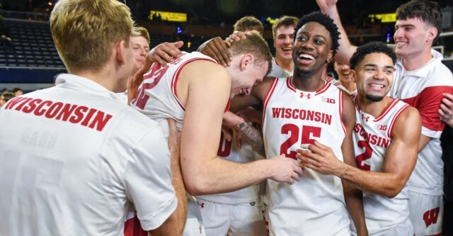 Koszykówka NCAA: 8 drużyn w górę, 6 drużyn w dół Koszykówka NCAA: 8 drużyn w górę, 6 drużyn w dół w rankingach męskiej koszykówki w college'u w tym tygodniu
| przegladursynowski.pl