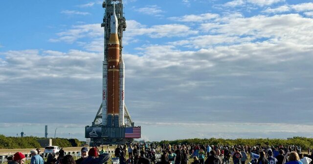 NASA przewozi rakietę księżycową Artemis II na platformę startową na lutowy lot
| przegladursynowski.pl