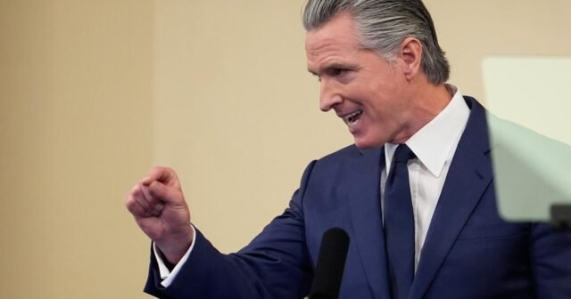 Newsom proponuje następnemu gubernatorowi przejęcie władzy w edukacji. Co to może oznaczać dla szkół
| przegladursynowski.pl