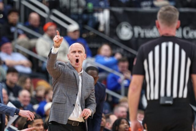 Numer 3 UConn rozpoczyna wymarzony pojedynek z wymachującym Georgetown
| przegladursynowski.pl