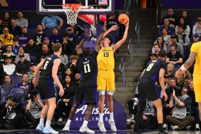 Numer 4 ze stanu Michigan zbiera się po pierwszej porażce i pokonuje Waszyngton
| przegladursynowski.pl