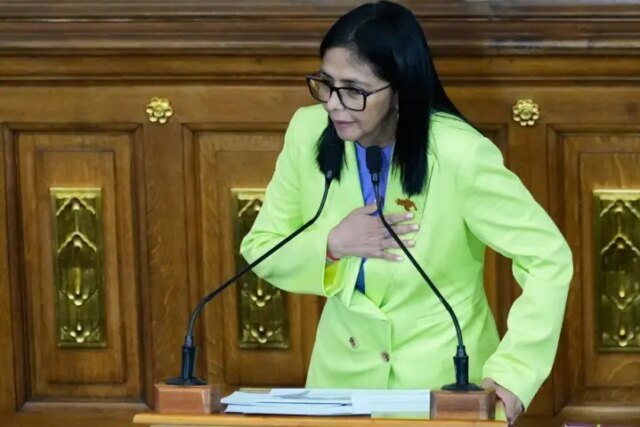 Pełniący obowiązki przywódcy Wenezueli wzywa do reform przemysłu naftowego w celu umożliwienia inwestycji zagranicznych
| przegladursynowski.pl