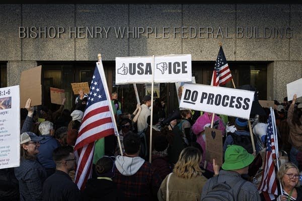 Plemię Oglala Sioux żąda uwolnienia mężczyzn Lakota | przegladursynowski.pl Plemię Oglala Sioux żąda uwolnienia mężczyzn Lakota
| przegladursynowski.pl