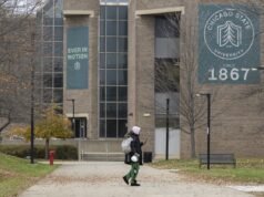 Rośnie liczba przyjęć na uniwersytety publiczne w Illinois, napędzana korzyściami dla czarnoskórych studentów pochodzenia latynoskiego
| przegladursynowski.pl Rośnie liczba przyjęć na uniwersytety publiczne w Illinois, napędzana korzyściami dla czarnoskórych studentów pochodzenia latynoskiego
| przegladursynowski.pl