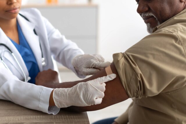 Szczepionki pomagają osobom starszym bardziej, niż wcześniej sądzono
| przegladursynowski.pl