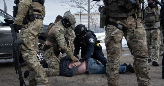 Trump świętuje powstanie naszego narodu, naśladując tyrana króla Jerzego III
| przegladursynowski.pl