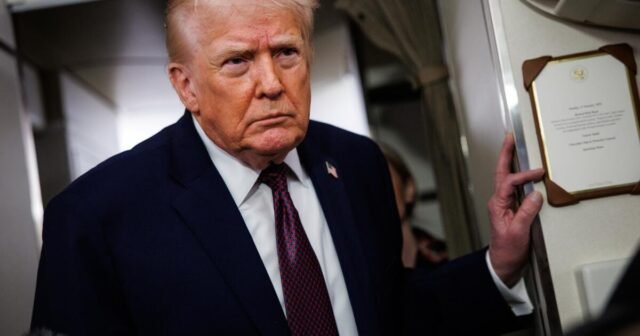 Trump ułaskawia skazanego kalifornijskiego oszusta, którego wcześniej uwolnił za inne przestępstwa
| przegladursynowski.pl