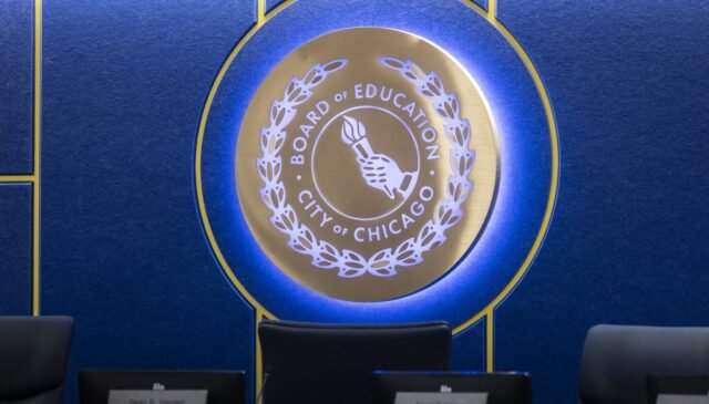 Zarząd CPS zatwierdza ugodę w wysokości 17,5 miliona dolarów na rzecz byłego ucznia wykorzystywanego seksualnie w szkole średniej w Little Village
| przegladursynowski.pl